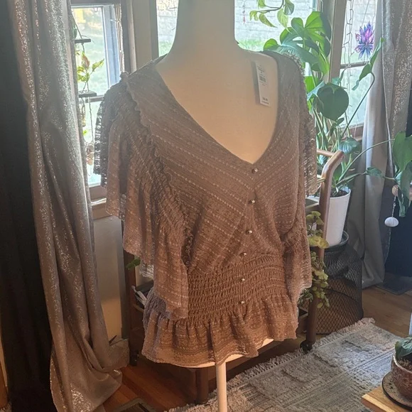 Daytrip Elegant Brown Ruffled Women's Top - Picture 1 of 4